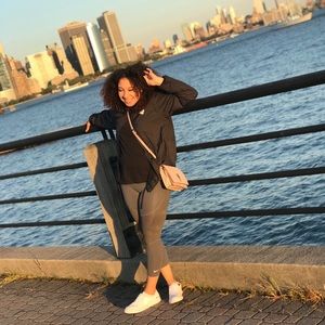 Meet your Posher, Isis